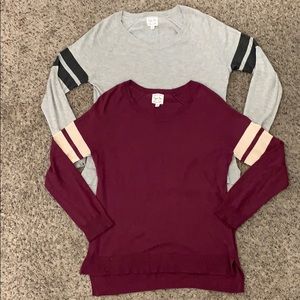 2 long sleeve light weight sweaters